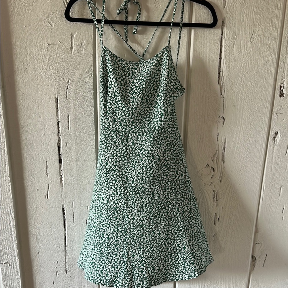 SHEIN Green Floral Patterned Top